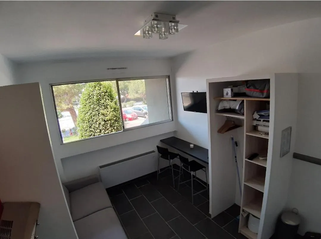 Charmant Studio Tout Meuble Marseille